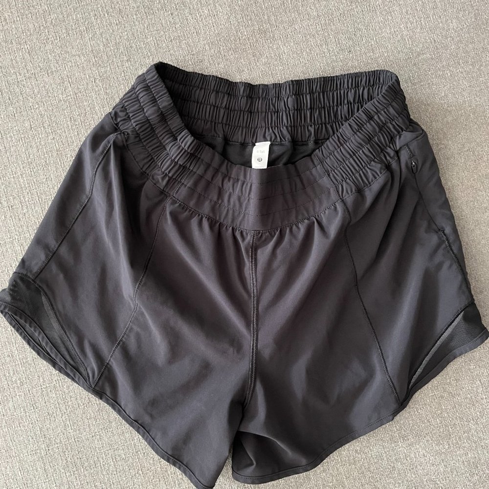 Lululemon Tall Hotty Hot Shorts - Size 6